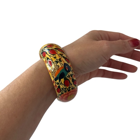 Vintage hand painted wooden floral hummingbird bangle bracelet - Picture 2 of 8